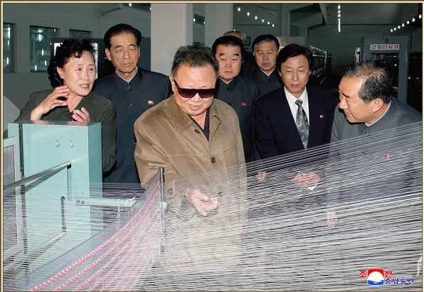 为了人民的幸福——在伟大领导者金正日同志诞辰81周年之际