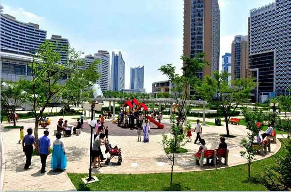 为了人民的幸福——在伟大领导者金正日同志诞辰81周年之际