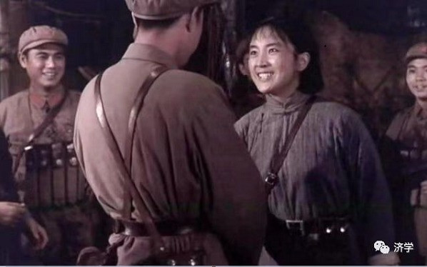 亦兵亦民机智勇敢的女游击队长：张金玲在《渡江侦察记》里塑造的英雄形象