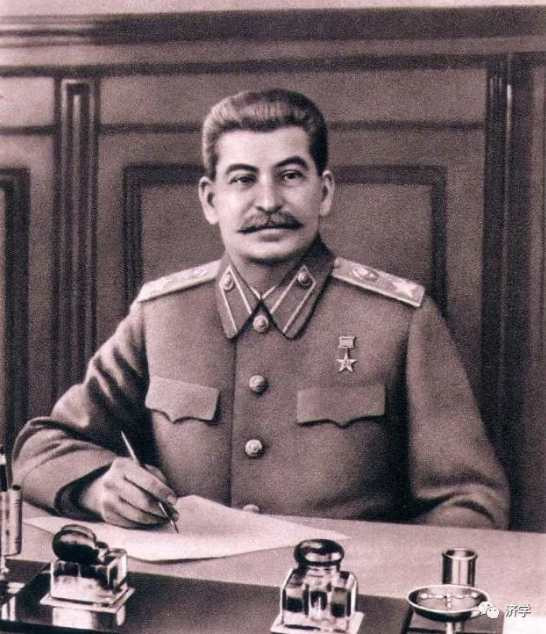 斯大林终生仅有900卢布存款，穷吗？