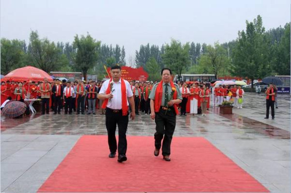 河北：刘现庄村举行纪念毛主席逝世47周年拜谒活动