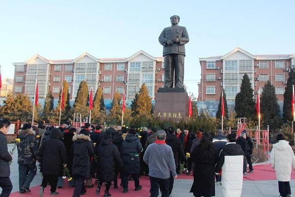 河北省白沙、刘现庄、黄儿营西村：清明时节祭奠伟人毛泽东