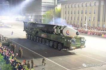 朝鲜人民军与阅兵式