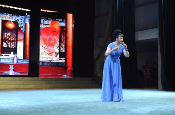 南街村隆重举行纪念毛主席诞辰125周年活动