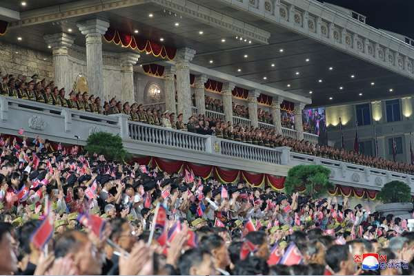 庆祝伟大的祖国解放战争胜利70周年阅兵式隆重举行