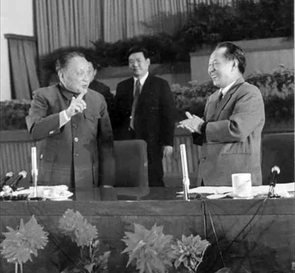 不堪回首——百年后谁还记得革命初衷