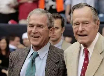 看美国到底是如何掠夺世界