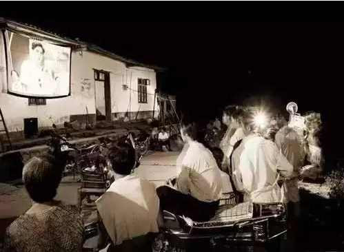 40年前的一万元竟然相当于现在这么多钱？