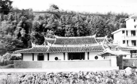 两个阶级，两位母亲，两种体验