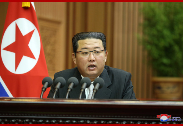 金正恩同志发表历史性施政演说《关于争取社会主义建设新发展的当前斗争方向》