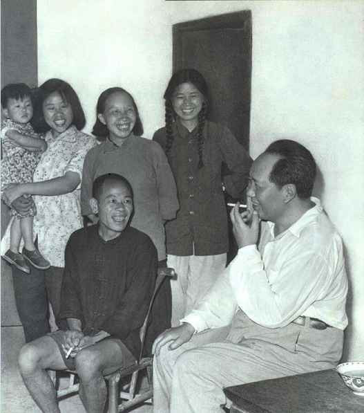 毛主席发怒：为了农民，卫生部不能只为老爷服务