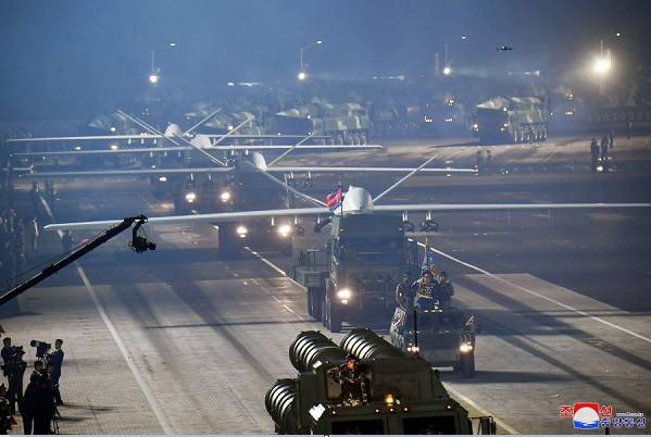 庆祝伟大的祖国解放战争胜利70周年阅兵式隆重举行