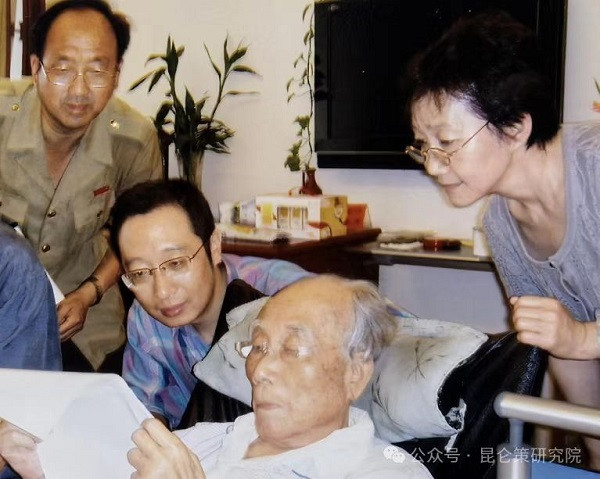 胡澄：秋风秋雨忆魏巍——深切怀念魏巍同志逝世十六周年