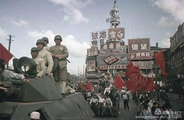 1949年5月27日上海解放了！