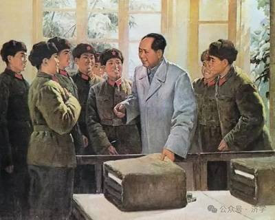 李克勤|全民皆兵：女民兵背着小孩拿着鱼叉投入战斗