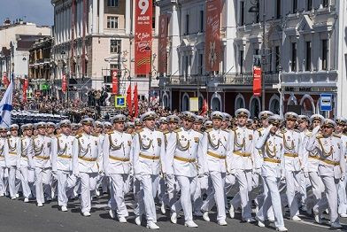 俄罗斯符拉迪沃斯托克举行阅兵纪念卫国战争胜利78周年