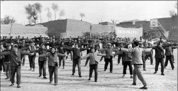 发展体育运动增强人民体质 看我国五十年前的体育运动会老照片