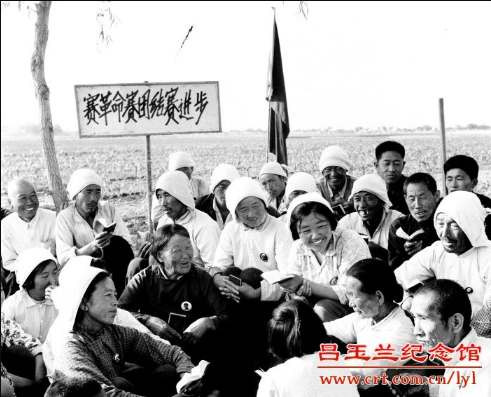 新中国70年代初期欣欣向荣的农村人民公社