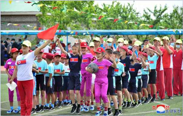 全国少年团员有意义地庆祝朝鲜少年团成立７７周年