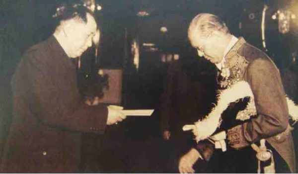 中华民族的子孙应当知道的关于毛主席的十四个谬论