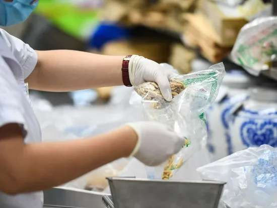 南京：中药汤剂助力抗疫