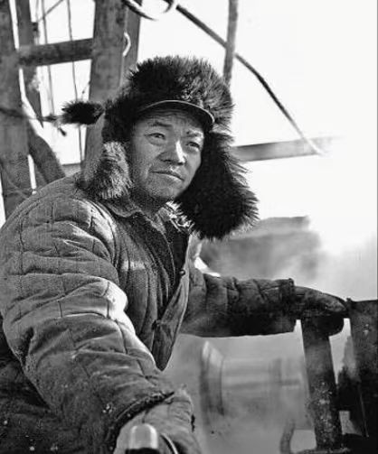 毛时代好书推荐：王进喜——把他的骨头砸碎了，也找不出半个“我”字