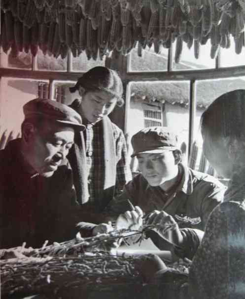 老照片：新中国70年代初期欣欣向荣的农村人民公社