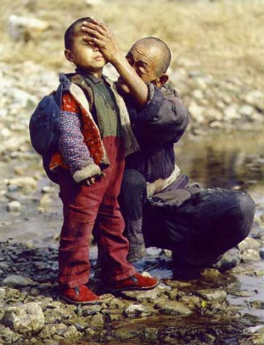 李兵丨洗脚城盲女用舌头为老板舔脚