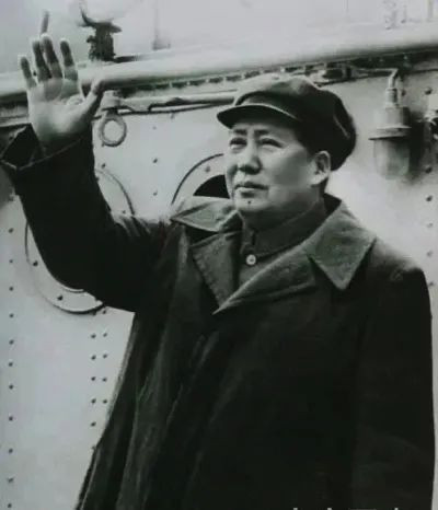 毛主席关注人民海军建设：“太平洋还不太平”