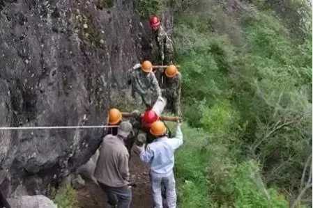 中国人地铁里玩手机，欧洲人看书？背后真相竟是…