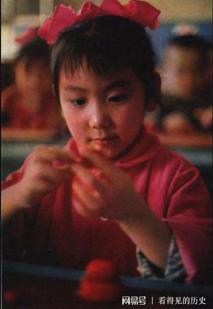 老照片: 70年代的厂办托儿所幼儿园 办得还真不错