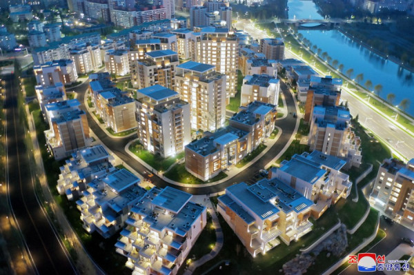 朝鲜首都平壤的夜景日新月异