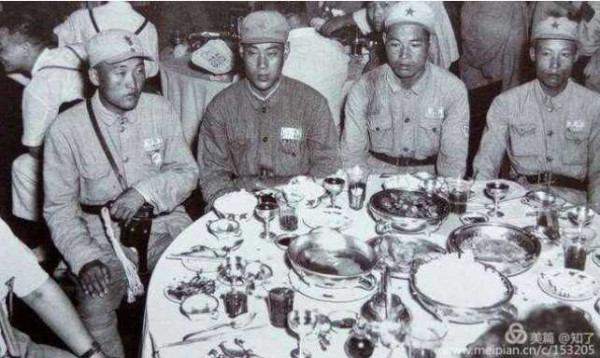 1949年5月27日上海解放了！