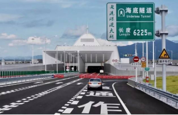 港珠澳大桥正式开通！专访总工程师林鸣：核心技术只能靠自己