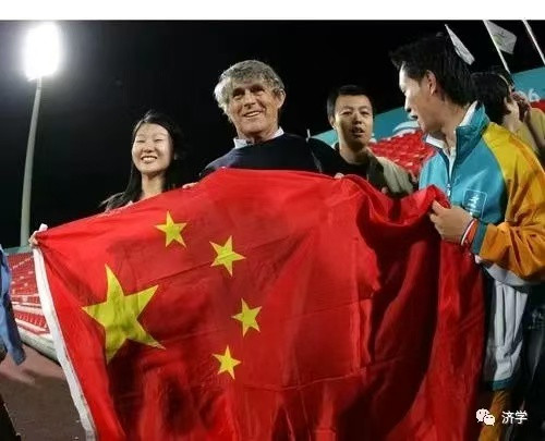 李克勤：国足神奇教练米卢为何下功夫读《毛泽东选集》?他在毛主席家乡干啥?