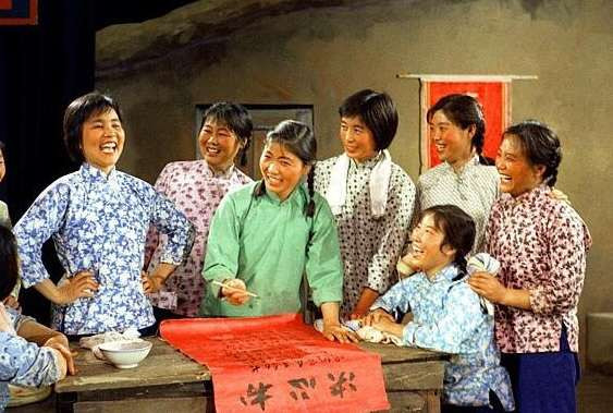 毛泽东开天辟地确立了新中国妇女尊严