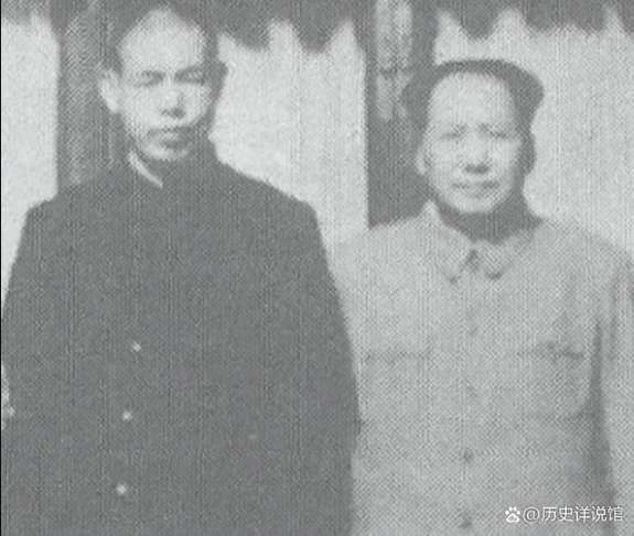 2000年记者采访一老人，看到其家人与毛主席合照，老人：不要宣扬
