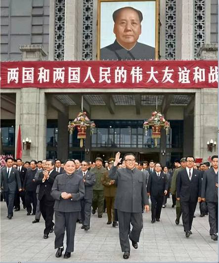朝中友谊永垂不朽（二）