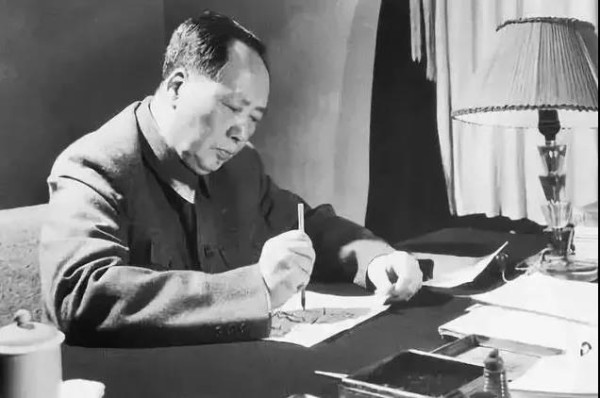 秦明：毛主席“照搬苏联”？读《论十大关系》有感