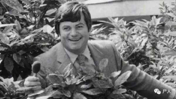 19岁女孩被卖当性奴，被要求每晚必须接待18个客人