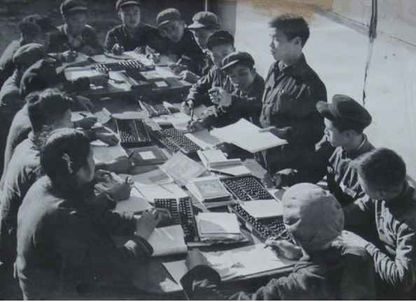 毛泽东社会主义光明道路——农业合作化运动