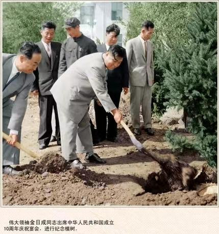 朝中友谊永垂不朽（二）