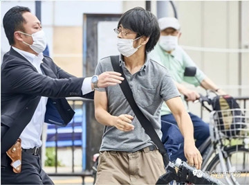 安倍遇刺身亡  为何有些中国人好像死了亲爹？