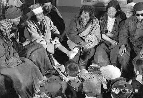 藏族同胞为什么把毛主席共产党当神供?