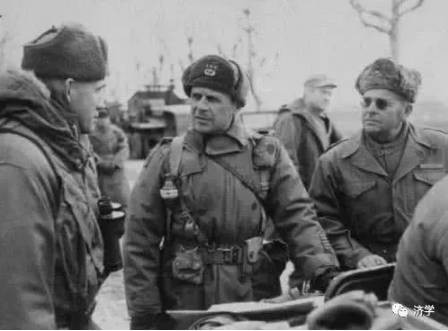 “毛主席万岁！志愿军万岁！”在联合国军战俘奥运会场响起