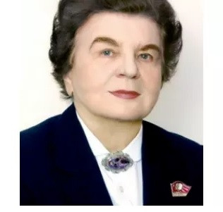 那位撰文抨击戈尔巴乔夫的女教师走了……