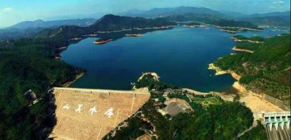 毛泽东时代：全国修建水库85600多座，总库容4200多亿立方,灌溉面积扩增9亿亩