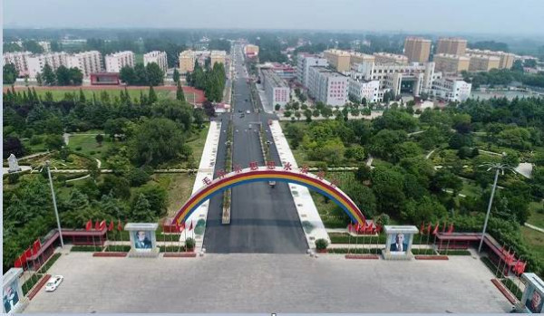 陈中华:加强党对人民的全面统一领导、努力让人民安居乐业幸福生活