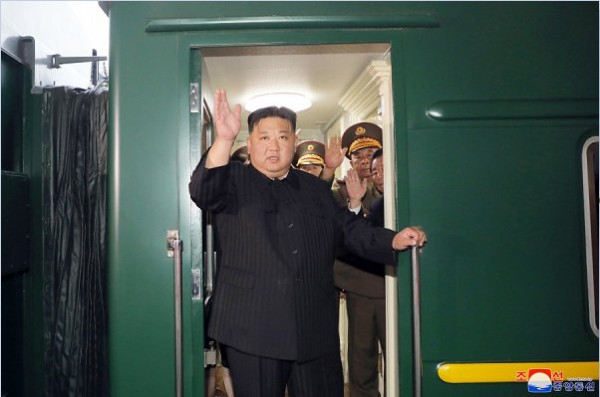 朝鲜劳动党总书记、朝鲜民主主义人民共和国国务委员长金正恩同志从平壤启程出访俄罗斯