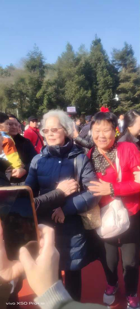 12月24日毛远新和夫人去韶山广场纪念毛主席诞辰130周年